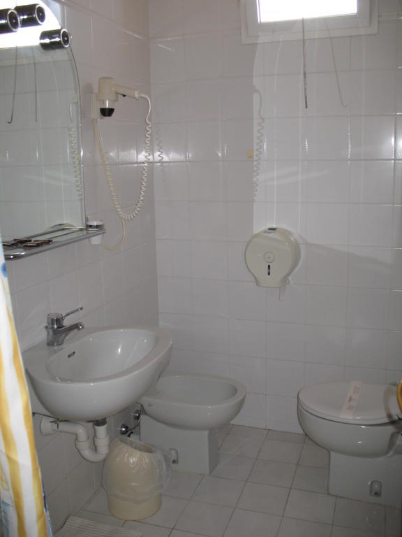 Albergo Paradiso Montecatini Terme Szoba fotó